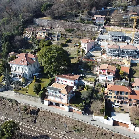 Sunset On The 公寓 贝尔吉拉泰