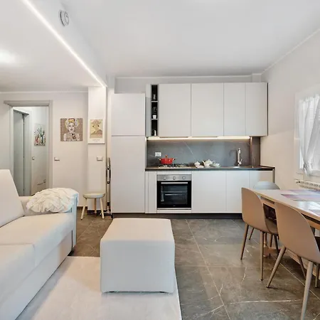 Sunset On The 公寓